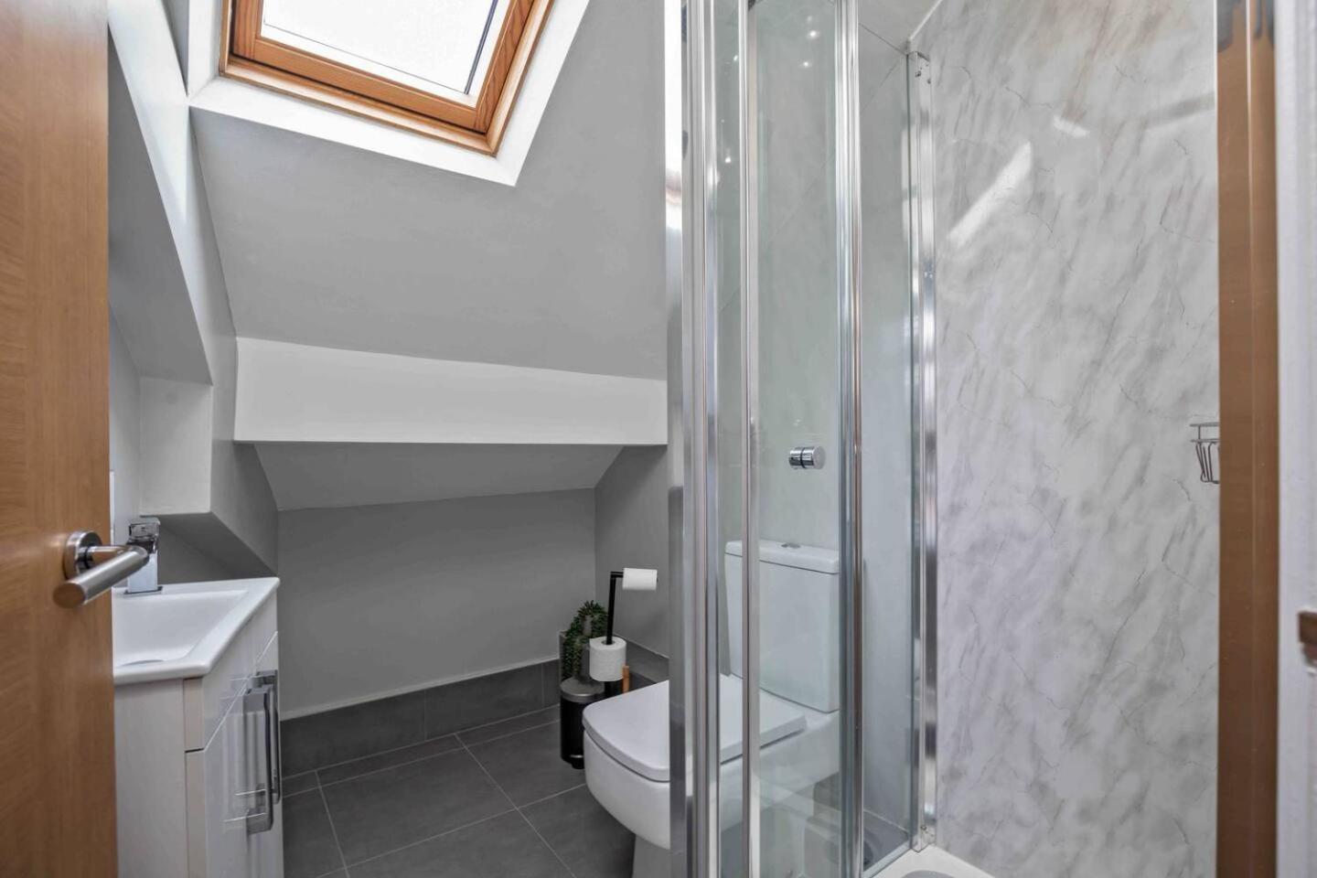 Stylish & Spacious 3 Bed Apartment With Parking Sheffield Exterior foto