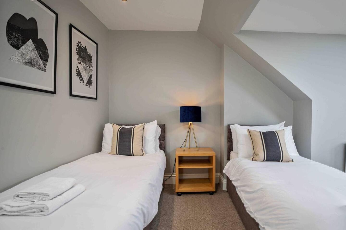 Stylish & Spacious 3 Bed Apartment With Parking Sheffield Exterior foto