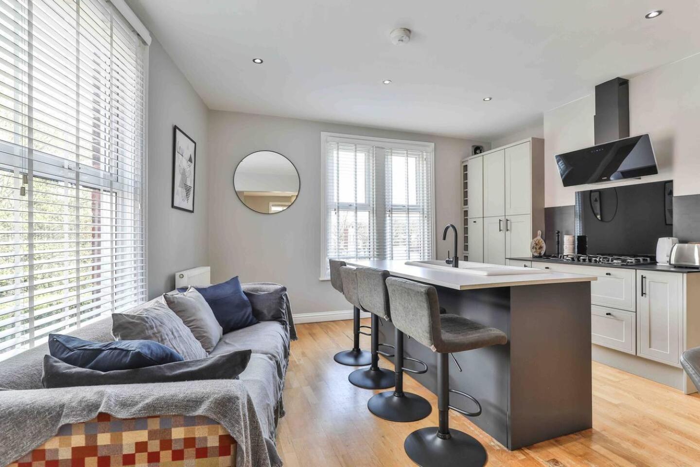 Stylish & Spacious 3 Bed Apartment With Parking Sheffield Exterior foto