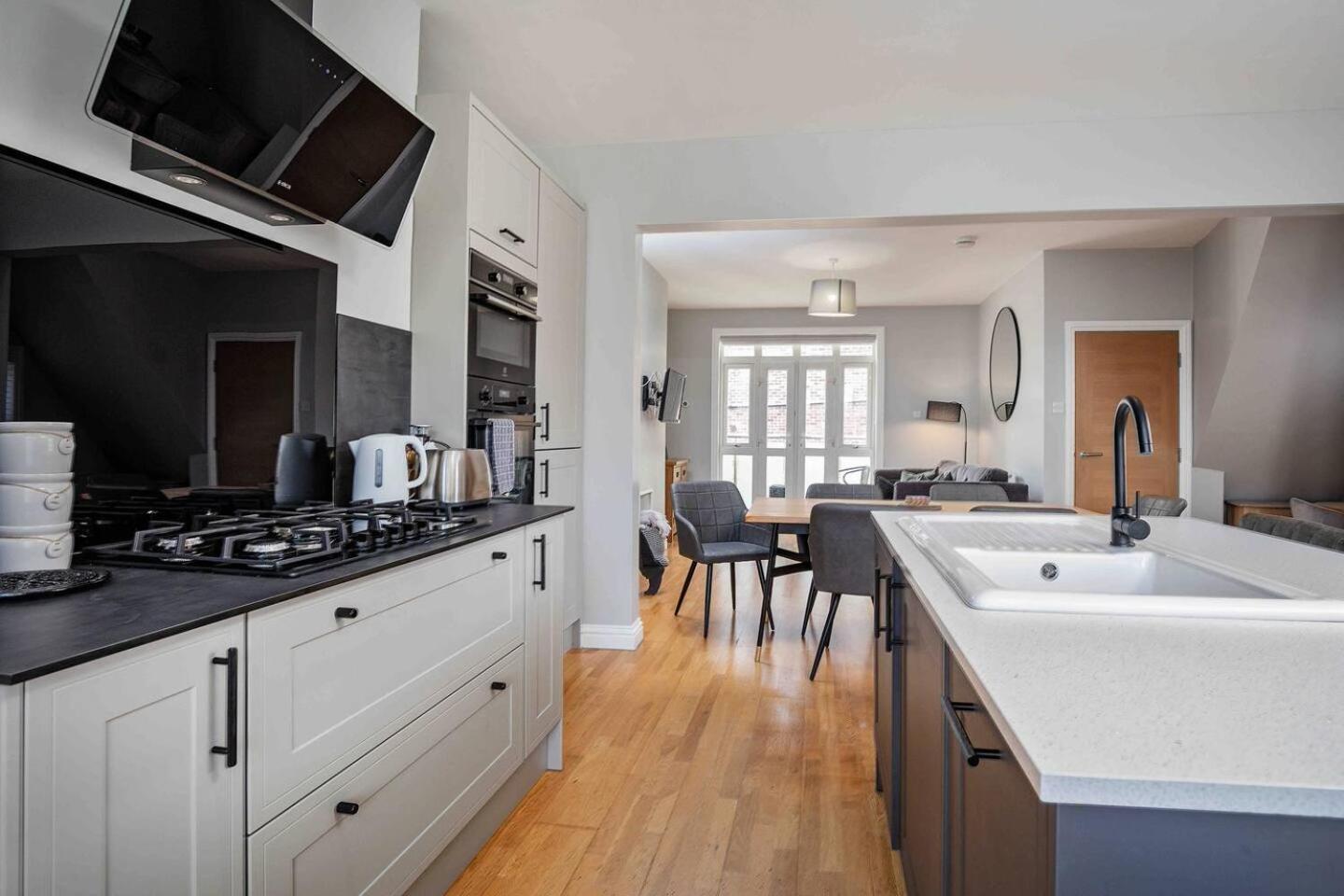 Stylish & Spacious 3 Bed Apartment With Parking Sheffield Exterior foto