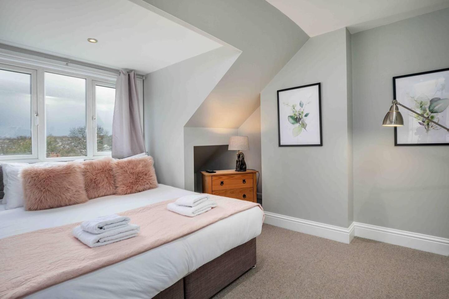 Stylish & Spacious 3 Bed Apartment With Parking Sheffield Exterior foto