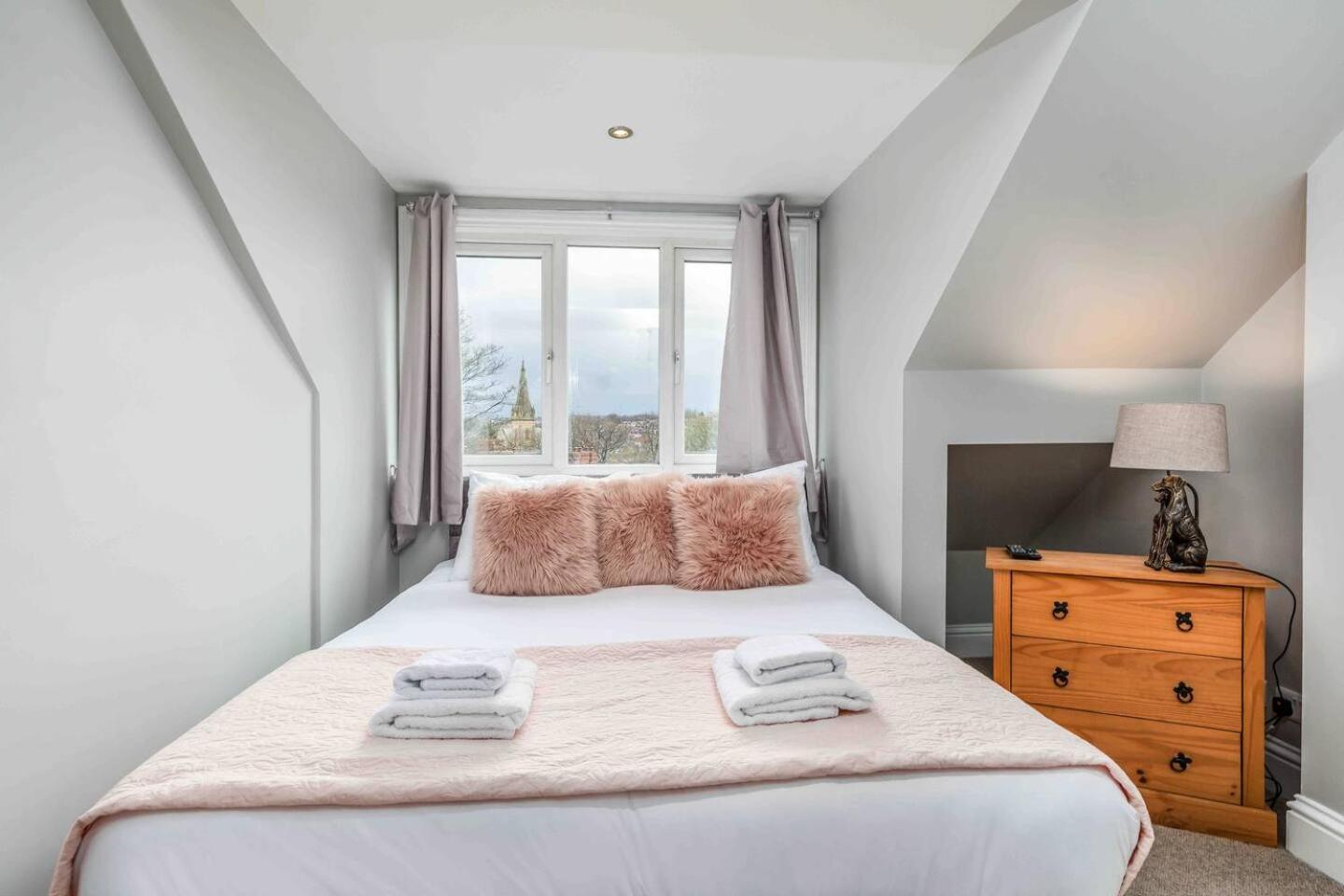 Stylish & Spacious 3 Bed Apartment With Parking Sheffield Exterior foto