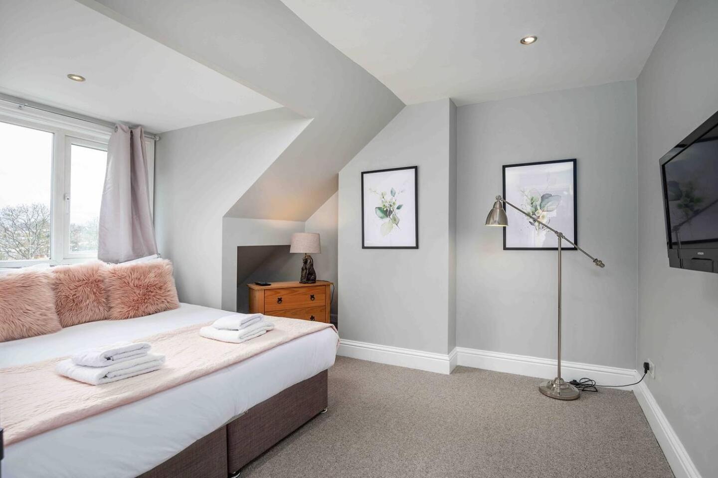 Stylish & Spacious 3 Bed Apartment With Parking Sheffield Exterior foto