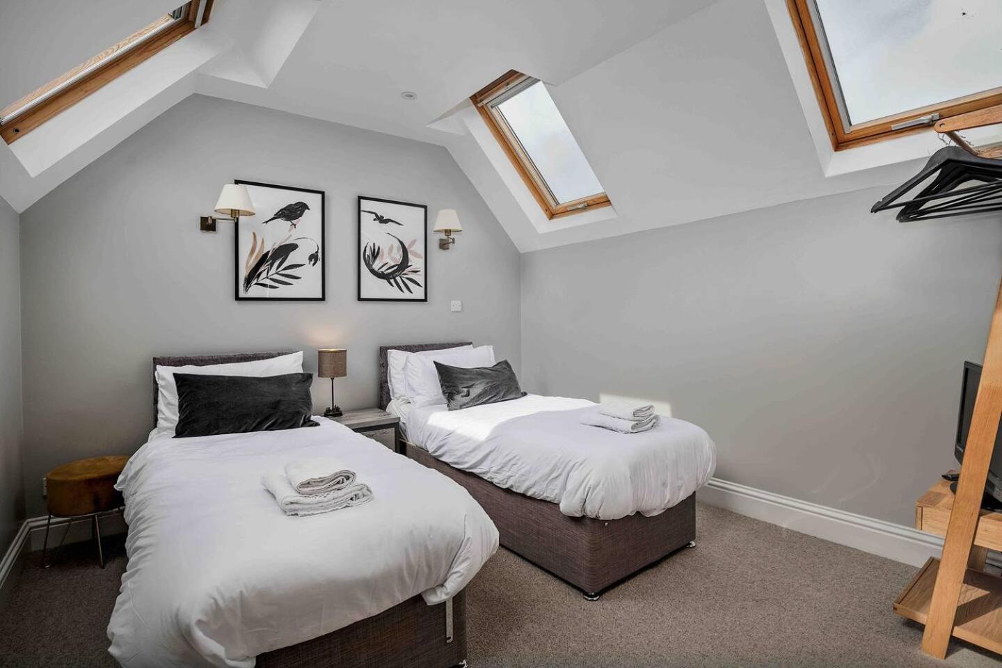 Stylish & Spacious 3 Bed Apartment With Parking Sheffield Exterior foto